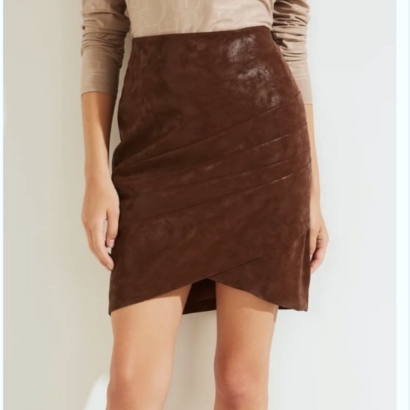 Guess Dresses & Skirts - NWT GUESS Rosalba Faux-Leather Skirt Size XS